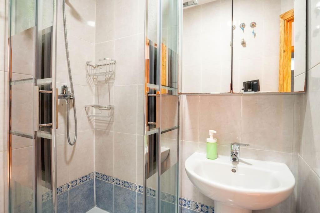 Apartamento Centro Rota. 2 Minutos De La Playa.. Eksteriør billede